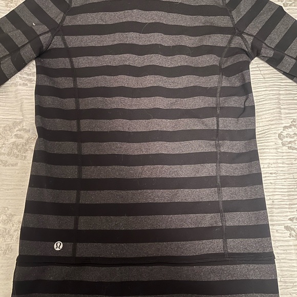 Lululemon Jacket. Size 6 - Picture 2 of 7